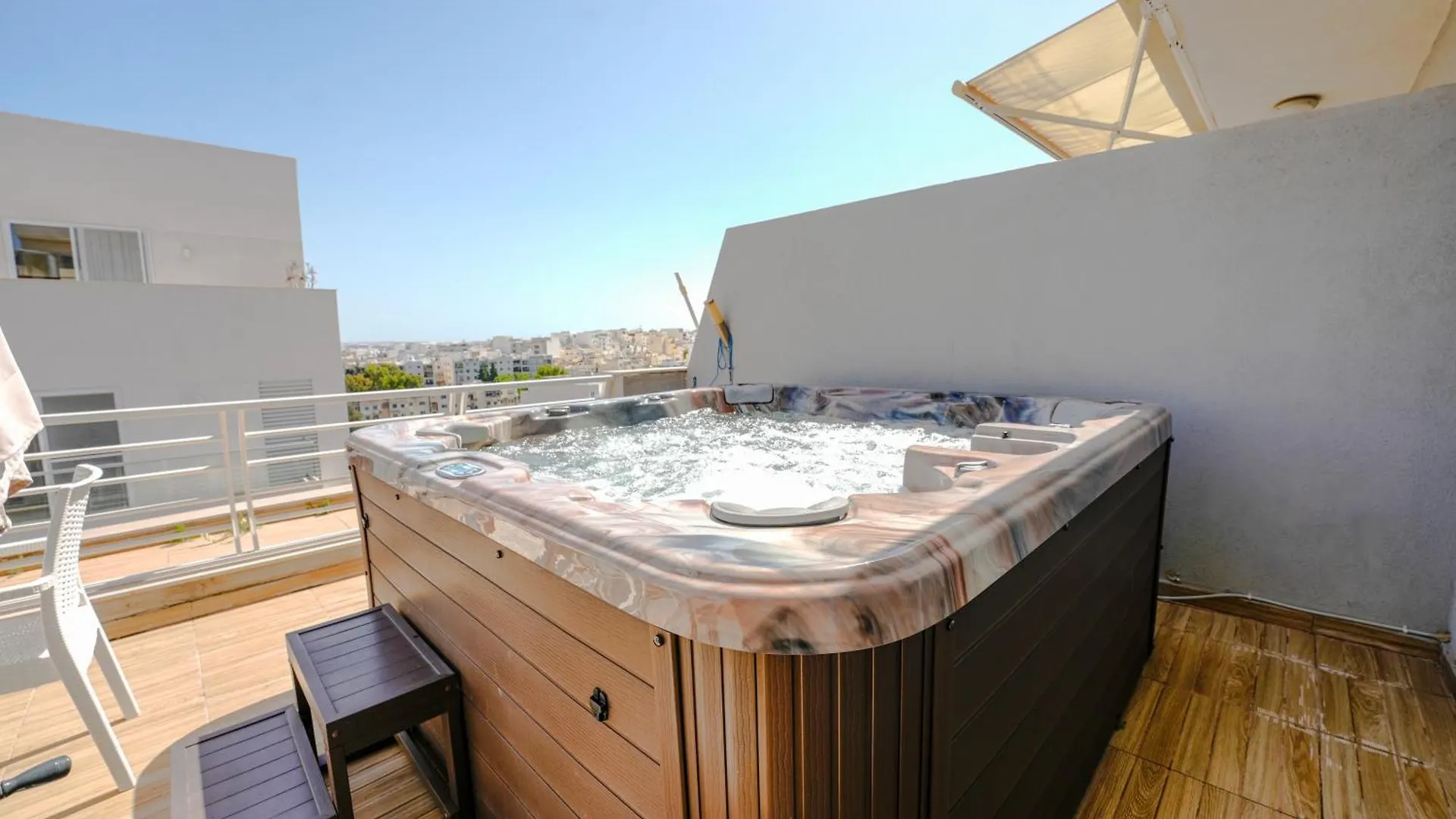 Saint Julian'sSt Julians Flat With Jacuzziアパートメント